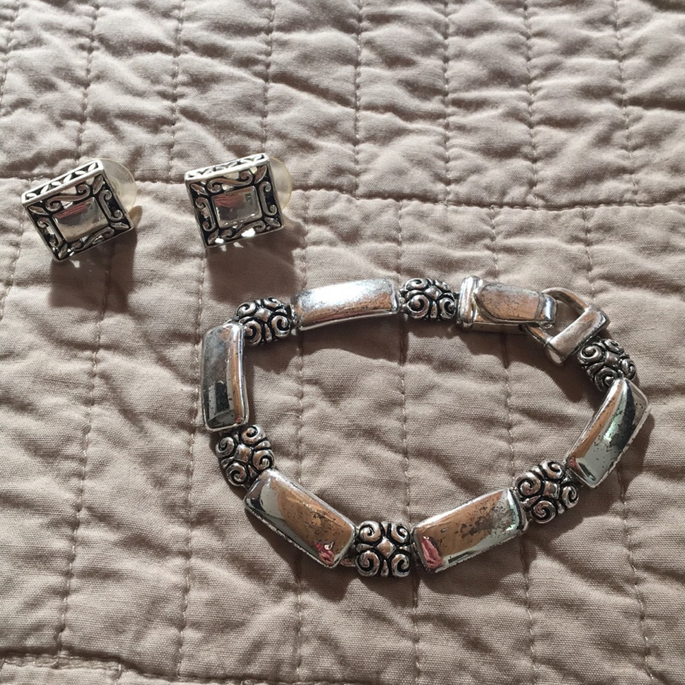 Bracelet and earring set